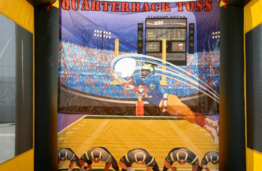 T11-3036 Football Toss