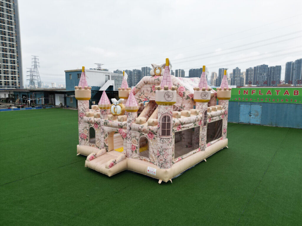T2-8712 Weddings Theme Inflatable Castles