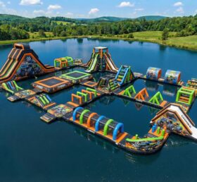 S694 Parco Acquatico Gonfiabile a Tema Monster Trucks