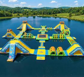 S883 Parco Acquatico Gonfiabile a Tema Baby Shark