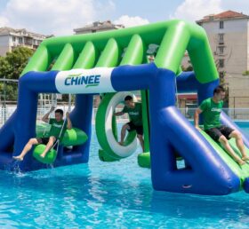 T10-612 Giochi d’acqua sospesi a ostacoli per parchi – Ostacolo oscillante